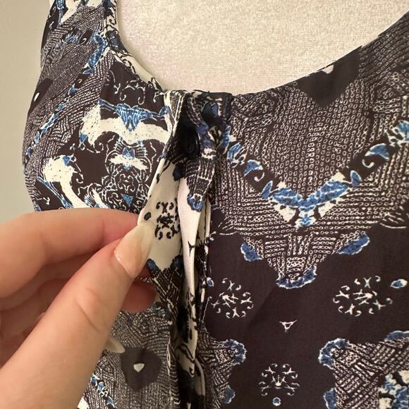 A.L.C. black, white & blue silk button front tank top size S - Picture 4 of 12